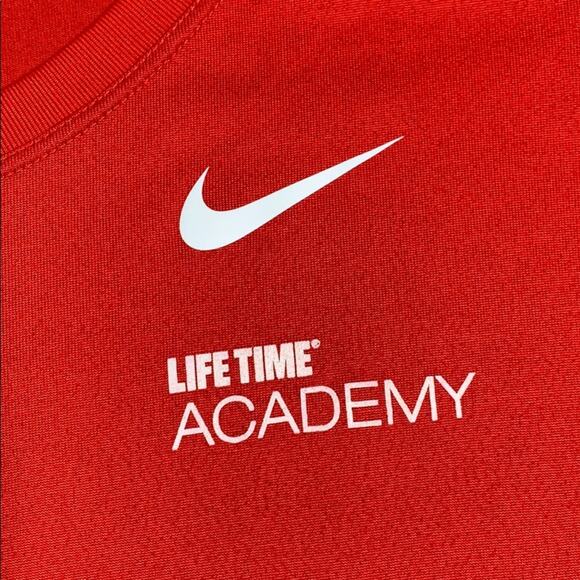 NWOT Nike Dri-Fit Lifetime Academy Red Scoop Neck Short Sleeve T-Shirt - Picture 3 of 9